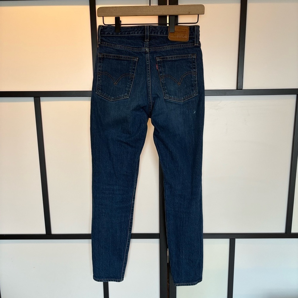 Levi’s Premium Denim Wedgie Fit denim jeans.‎ Women’s size 25